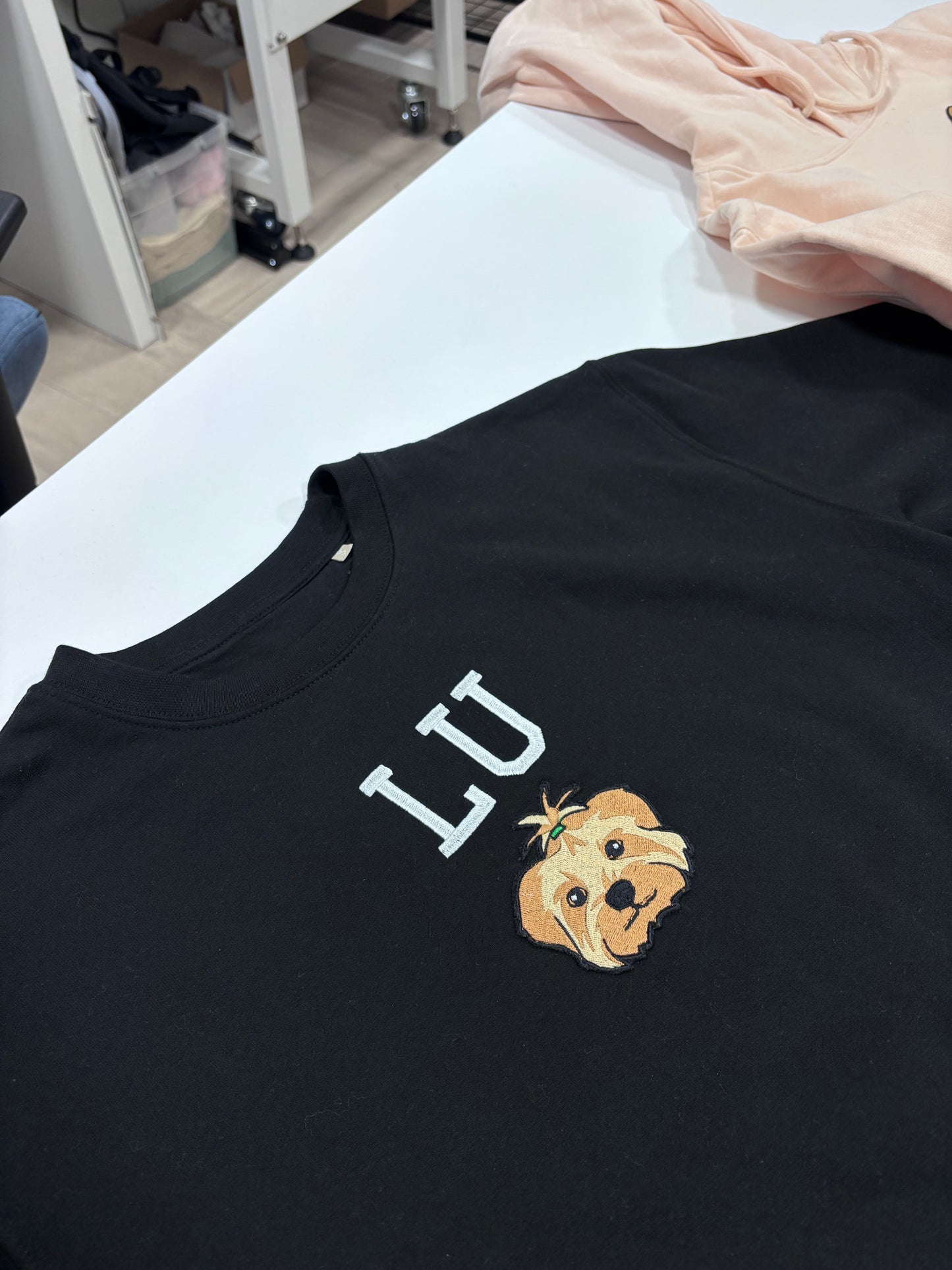 pulover z ljubljenčkom