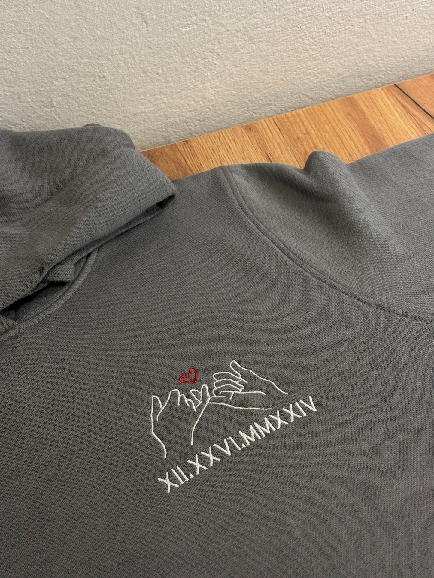 Hoodie s personaliziranimi rimskimi številkami