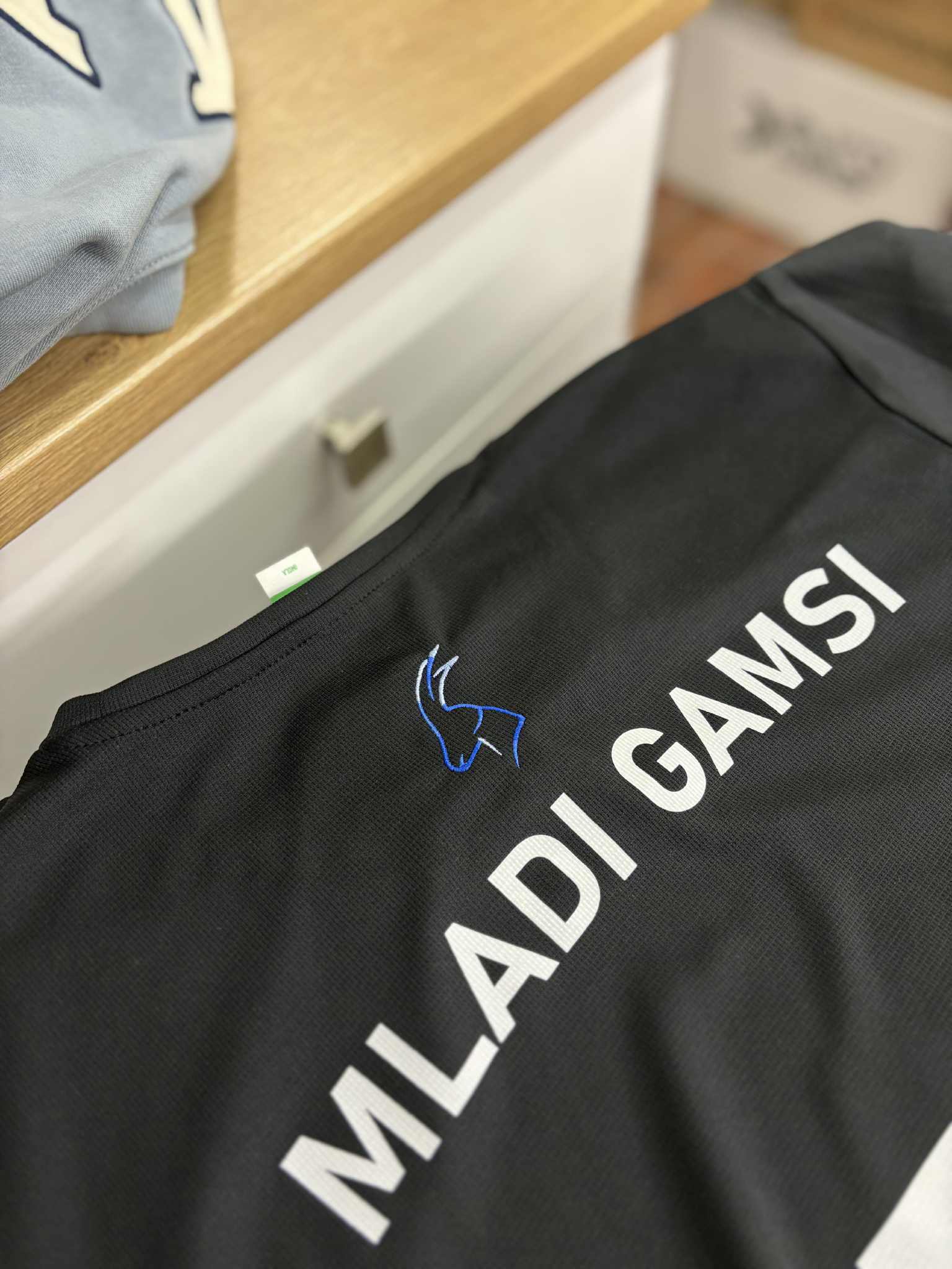 vezenje na športne drese