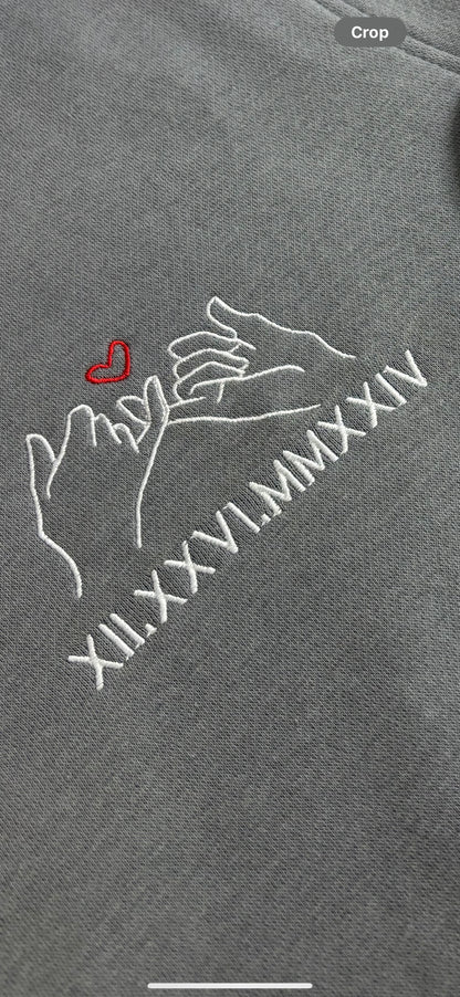 Pulover z personaliziranimi rimskimi številkami