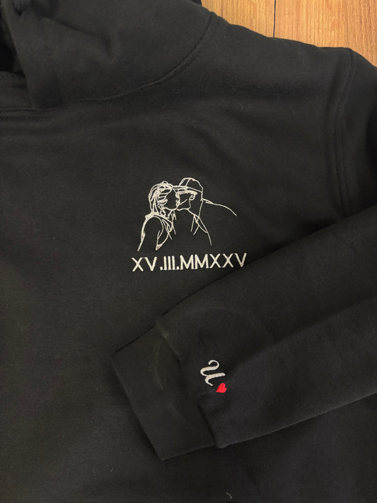 Personaliziran hoodie z obrisom fotografije in datumom v rimskih številkah