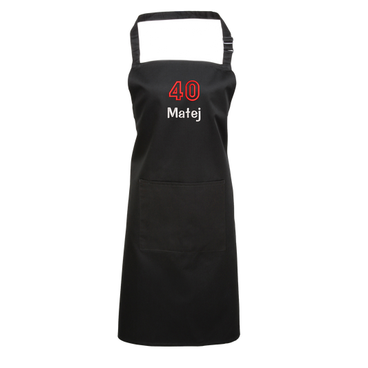 Predpasnik z vezenim letom in imenom