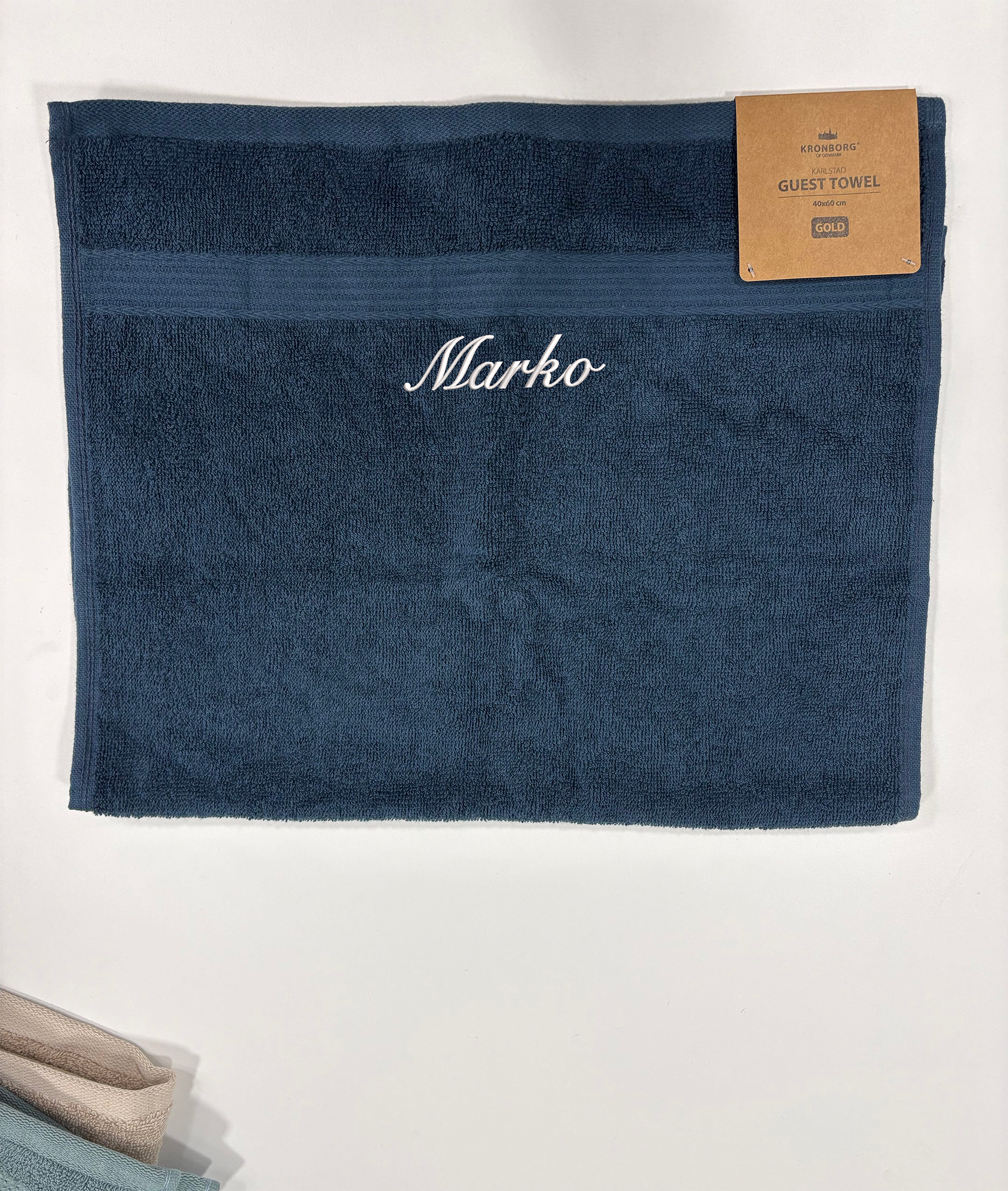 brisača z vezenim imenom